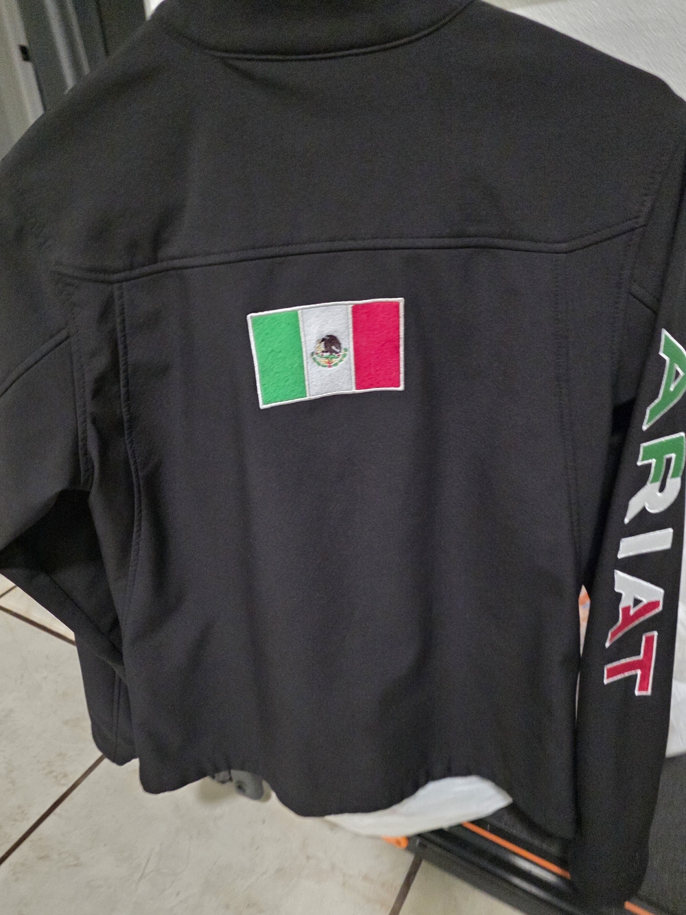 Ariat Black Softshell Zip Jacket - Picture 3 of 5